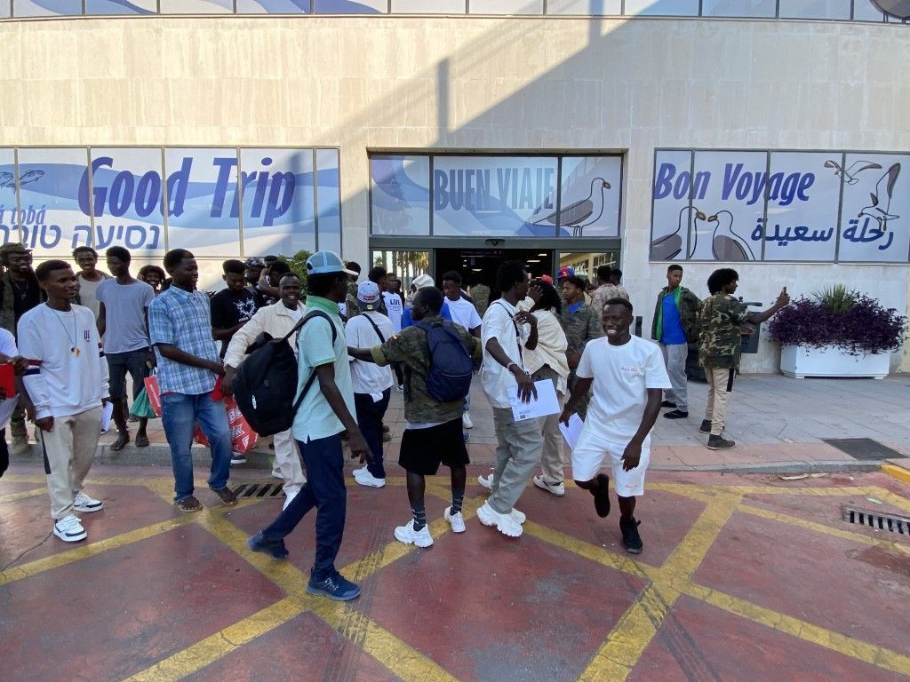 Otros 62 inmigrantes salen mañana de nuestra ciudad para seguir aliviando de plazas el CETI