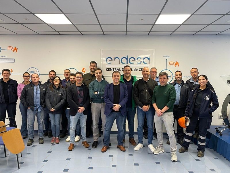 El responsable federal de FICA-UGT visita las instalaciones de Endesa