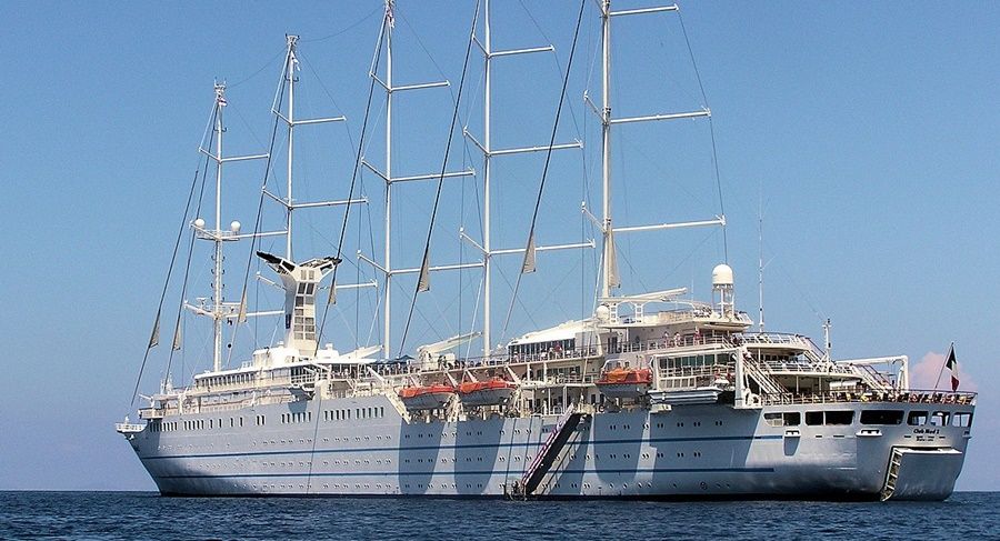 El puerto de Ceuta recibe al exclusivo velero Club Med 2 en su primera escala 