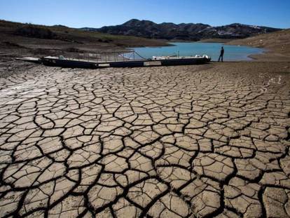 Municipios de Málaga, entre ellos Estepona, Casares o Torremolinos, inician restricciones de agua