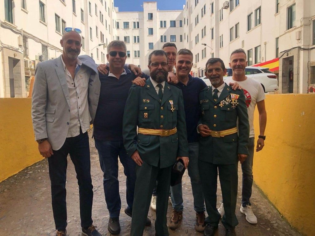 La AUGC en Ceuta lamenta el fallecimiento del guardia civil Carlos Bermejo. (En el centro de la imagen)