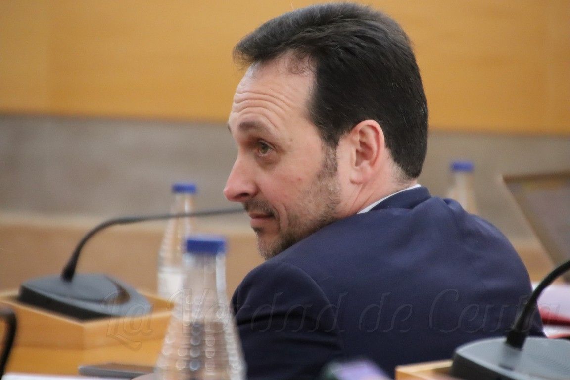 Redondo: “El PP, con una mano, contribuye a las políticas migratorias suicidas y, con la otra, intenta contener el impacto electoral que tendrán”
