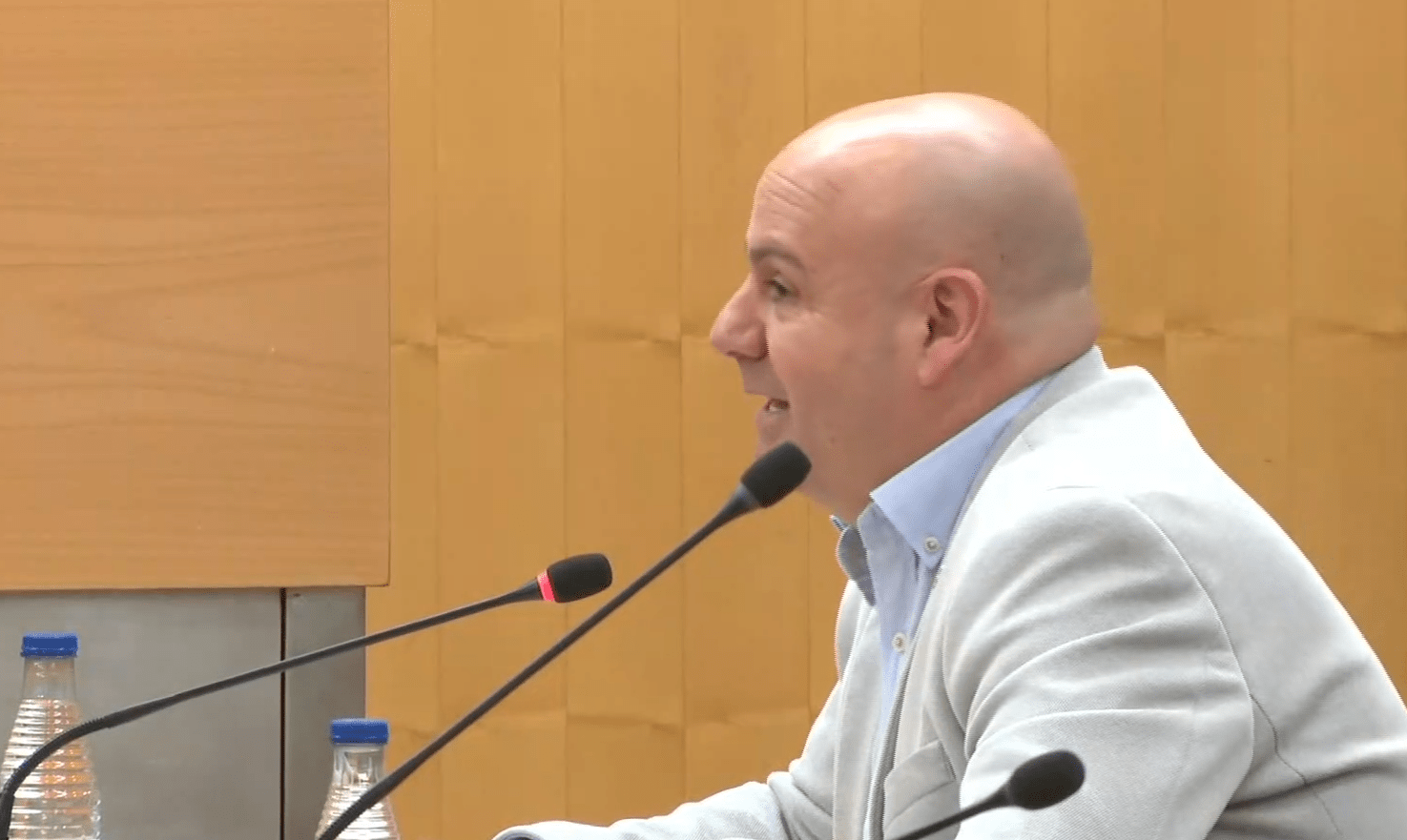 El PSOE traslada al pleno el grave problema de aparcamiento de Ceuta y la Ciudad contesta que ampliará la zona azul