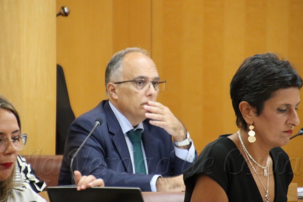 La Ciudad defiende la prioridad por dotar de medios materiales y personales a Policía y Bomberos