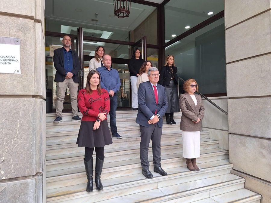 Guardan un minuto de silencio por la última víctima de la violencia de género