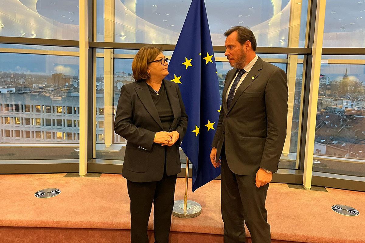 Óscar Puente traslada a la Comisión Europea su preocupación por los cortes de carreteras en Francia y la situación de los transportistas españoles