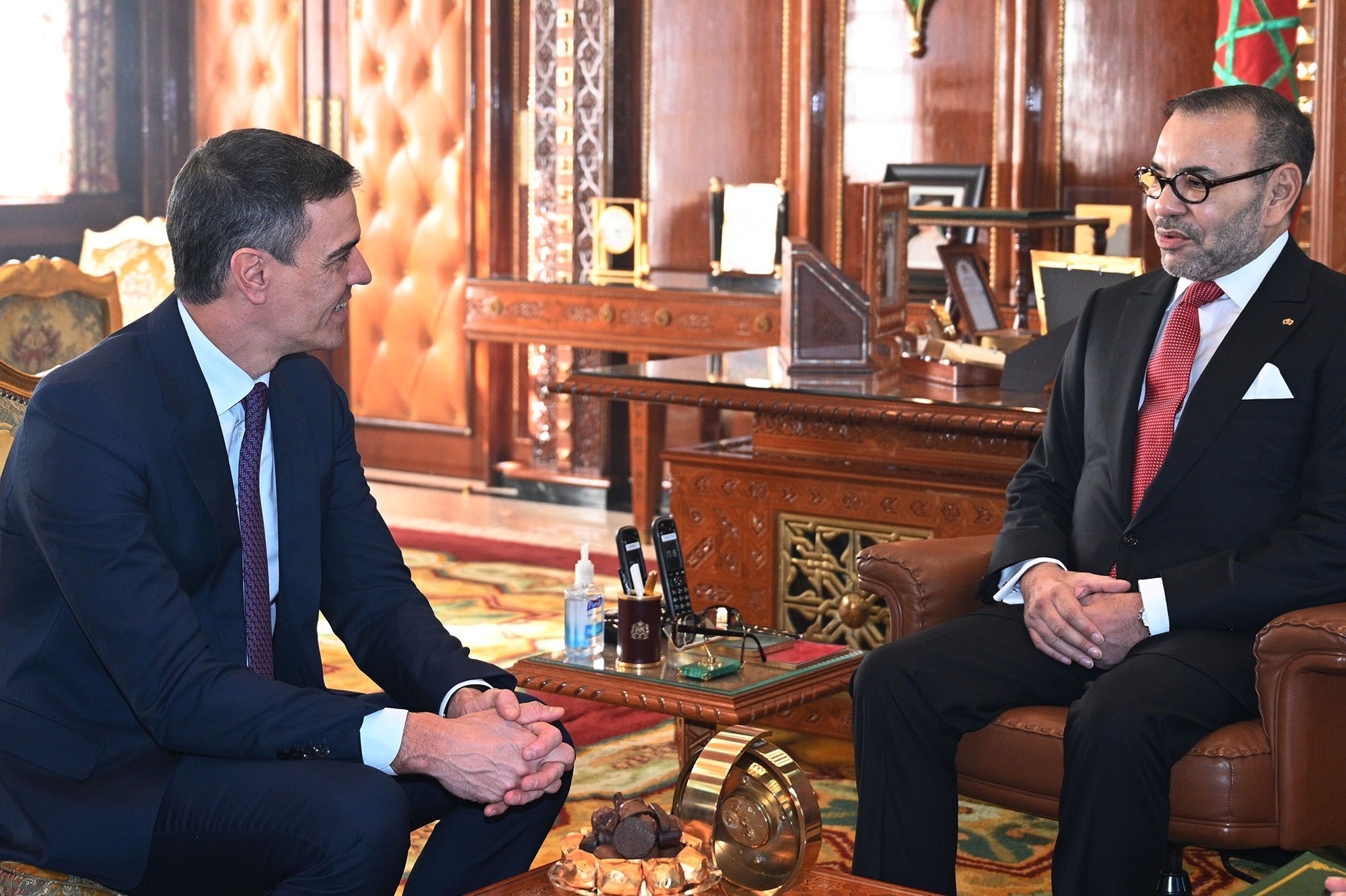 Pedro Sánchez traslada a Marruecos que todo está listo para abrir las aduanas comerciales de Ceuta y Melilla