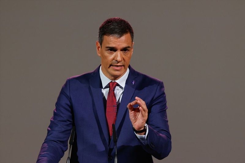 Pedro Sánchez anuncia que seguirá al frente del Gobierno “con más fuerza”