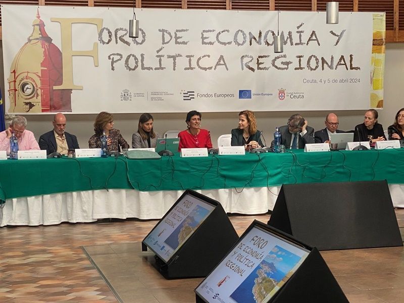 Chandiramani clausura el Foro de Economía y Política Regional