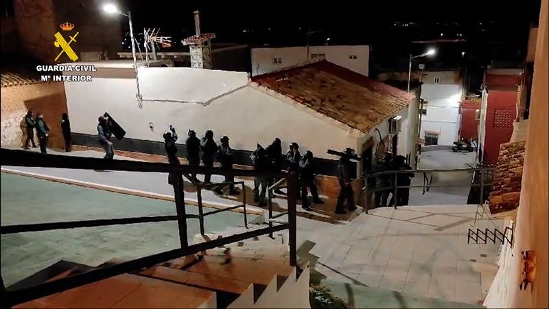 Una abuela y una madre de menores detenidas por tráfico de drogas 