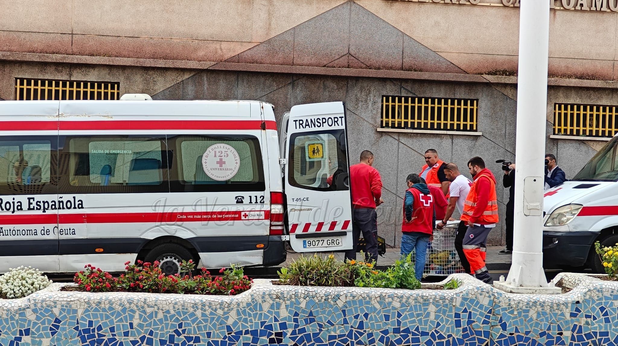 Policia Nacional entrega cruz roja alimentos 1