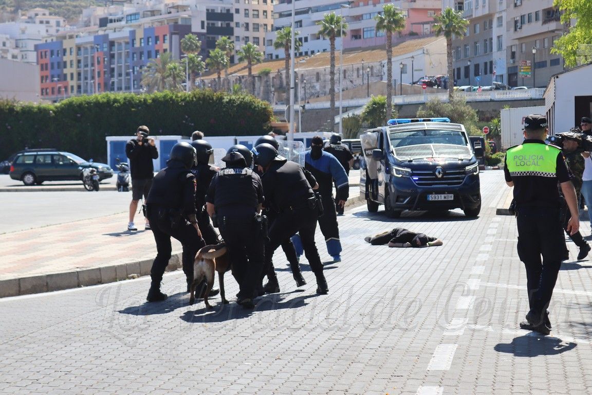 Exhibion policia local 01