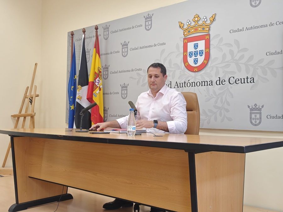 El PSOE reclama al Gobierno de Vivas la nueva ordenanza de terrazas