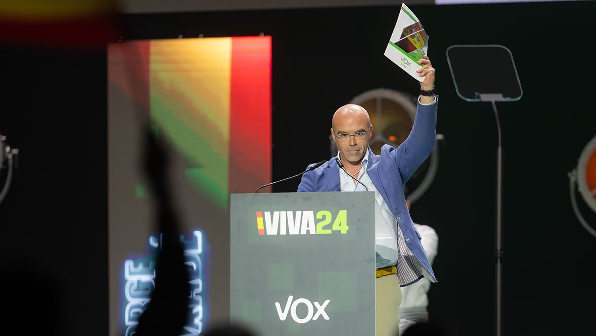 VOX propone luchar contra las mafias de tráfico de personas y deportaciones inmediatas