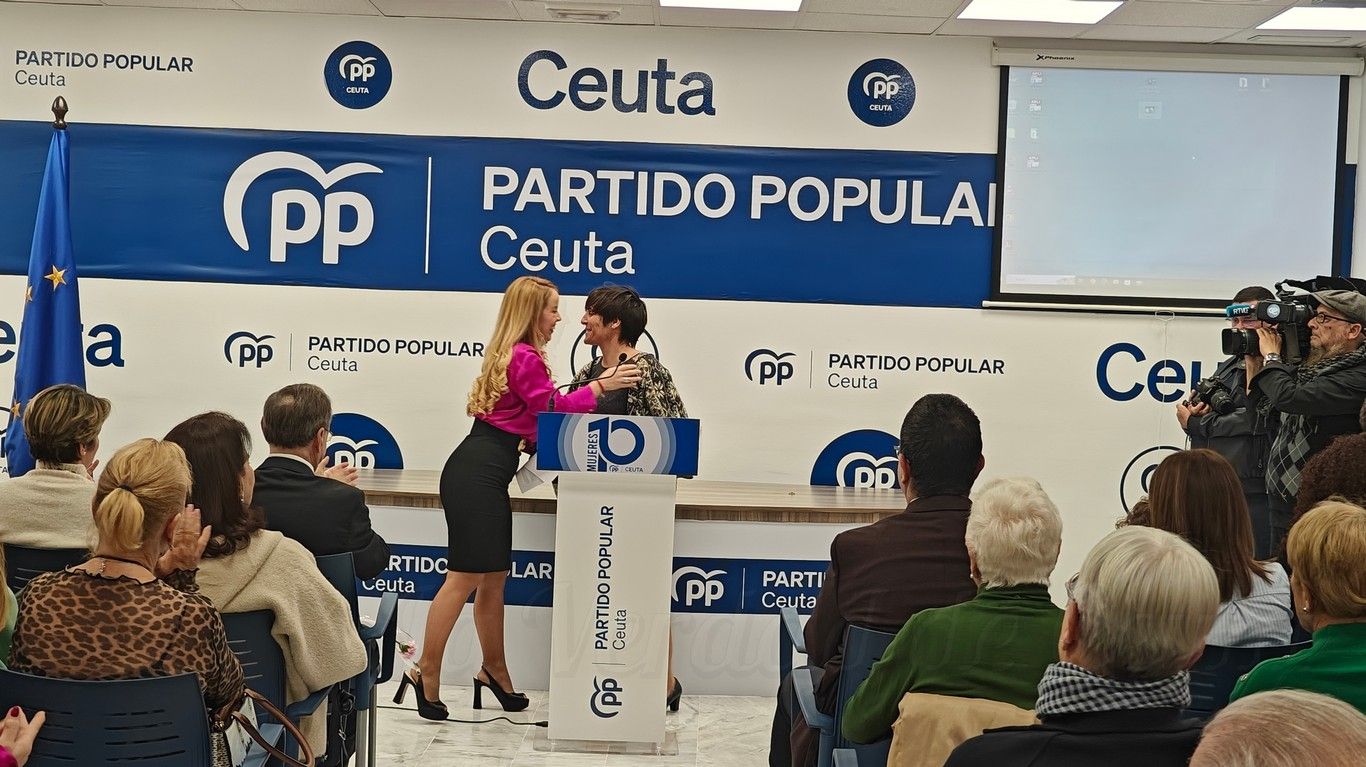 El PP otorga el “Premio Mujer 10” a Anisa Milud Alí