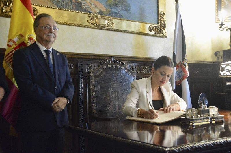 Vivas pide el “traslado urgente” de menores para atender la emergencia migratoria