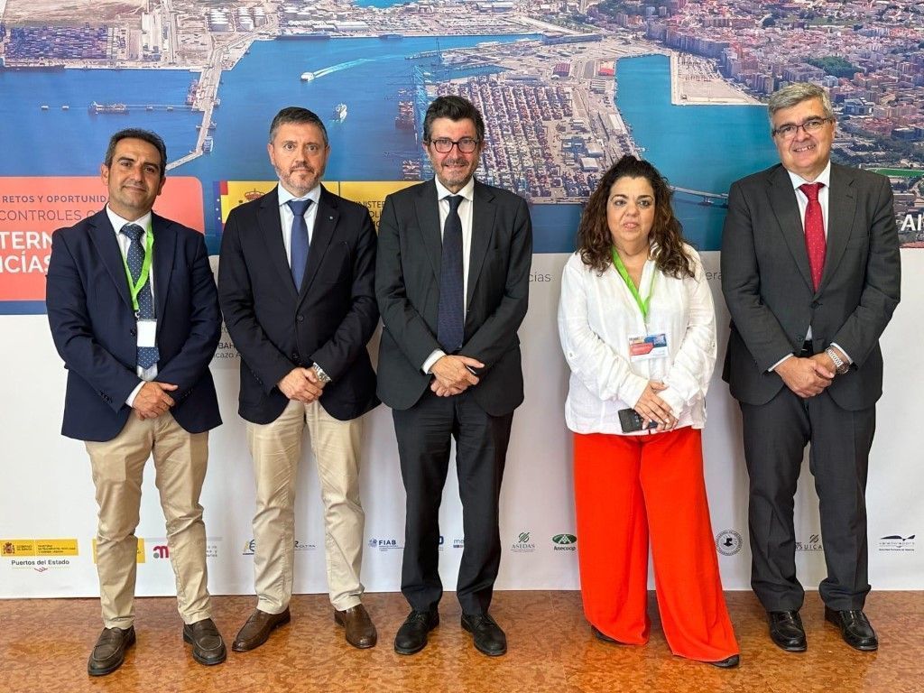La Autoridad Portuaria de Ceuta y la Delegación del Gobierno participan en las primeras jornadas sobre el control del tráfico internacional de mercancías