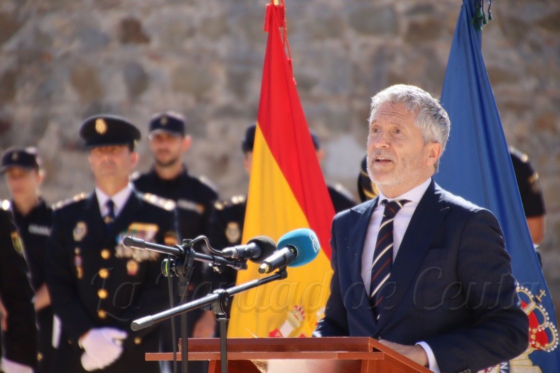 VOX arremete contra Marlaska por “denigrar” con su presencia la entrega de la bandera a la Policía Nacional