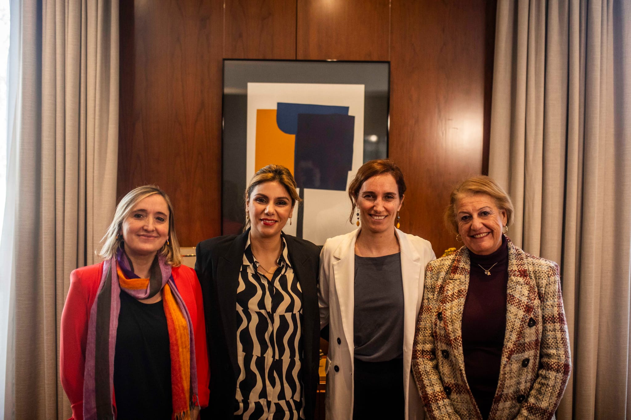 Nabila Benzina traslada a la ministra de Sanidad la “preocupante” situación de la sanidad ceutí