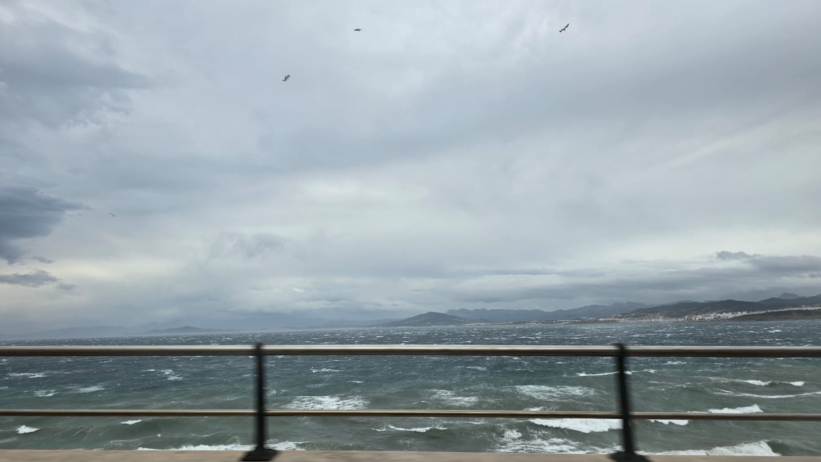 La última borrasca deja en Ceuta a 135 inmigrantes más, de ellos 57 menores marroquíes