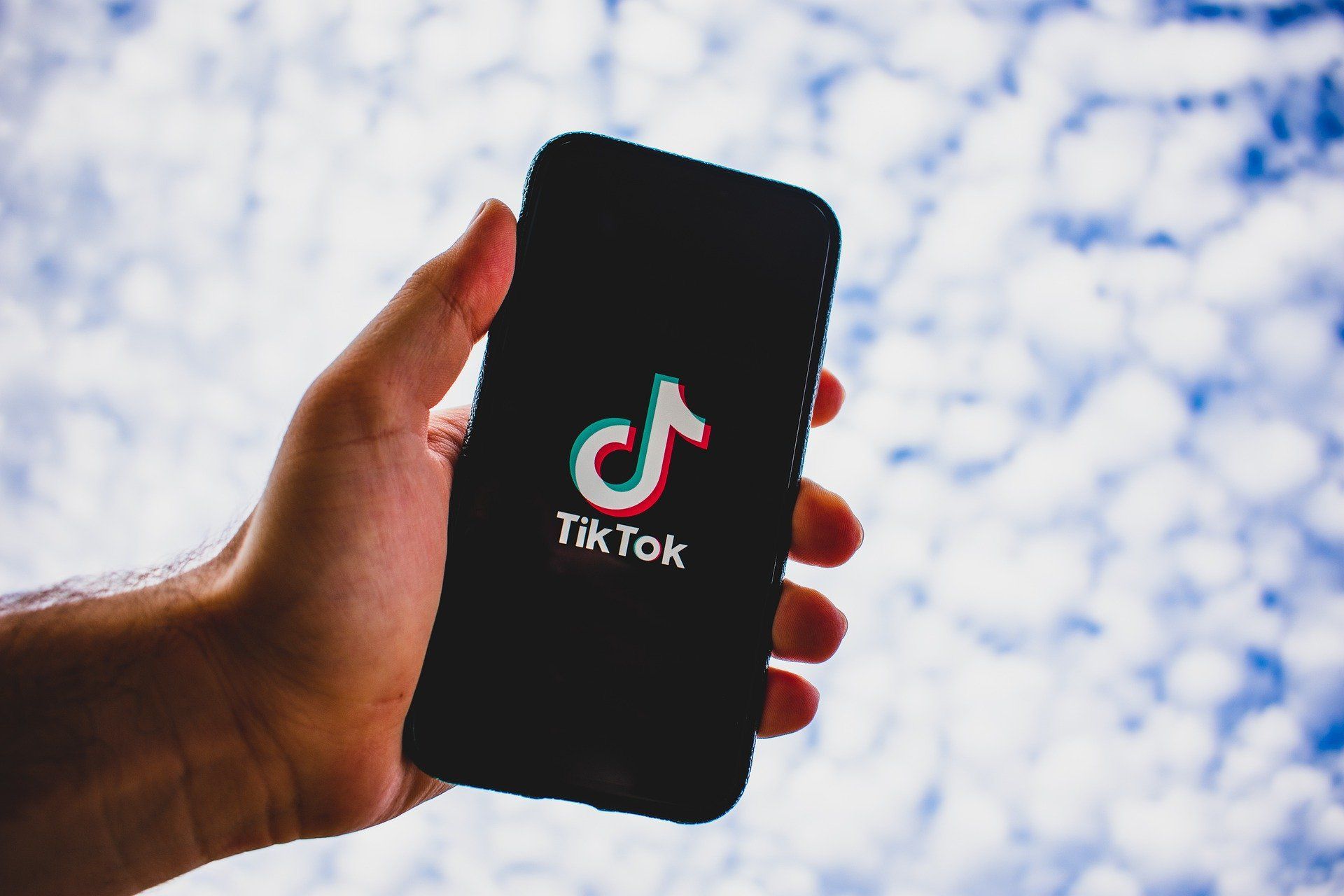 Exigen a Tik Tok compensar a los usuarios dañados por retos peligrosos que se viralizan