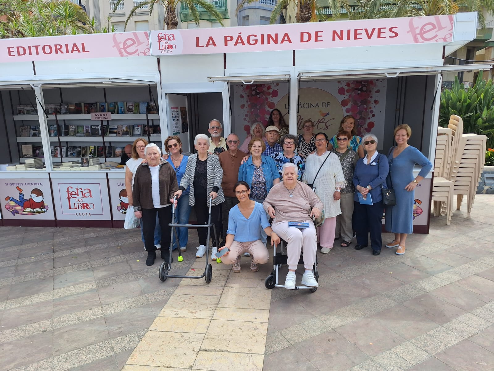 Usarios del Centro del Mayor del Polígono participan en la Feria del Libro