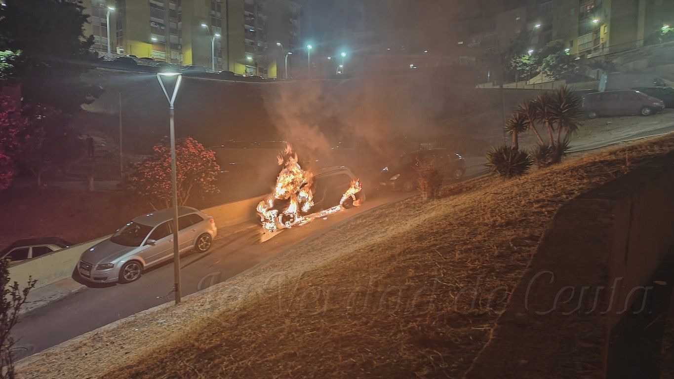 Incendio coche Bermudo Soriano 01