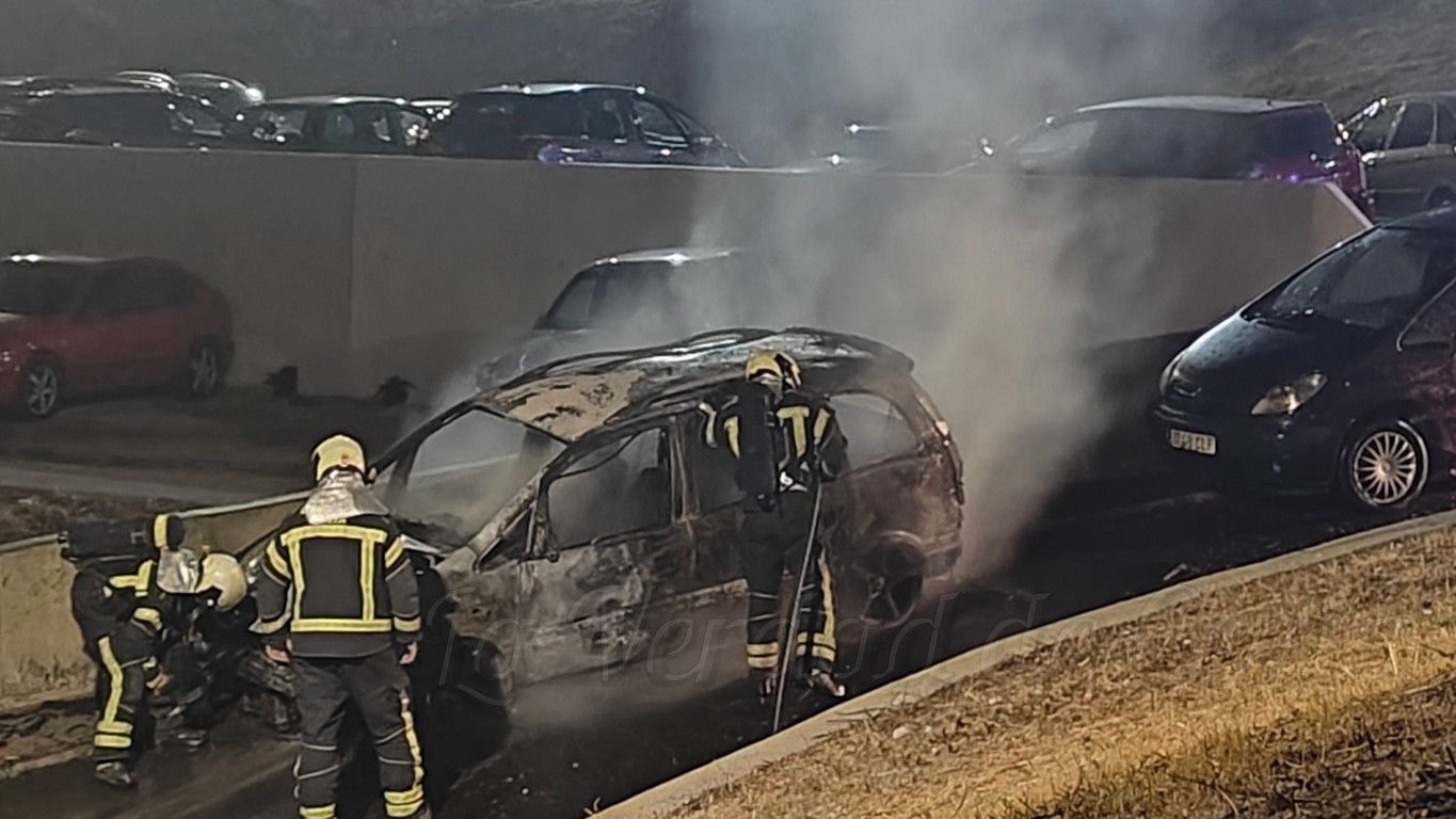 Incendio coche Bermudo Soriano 08