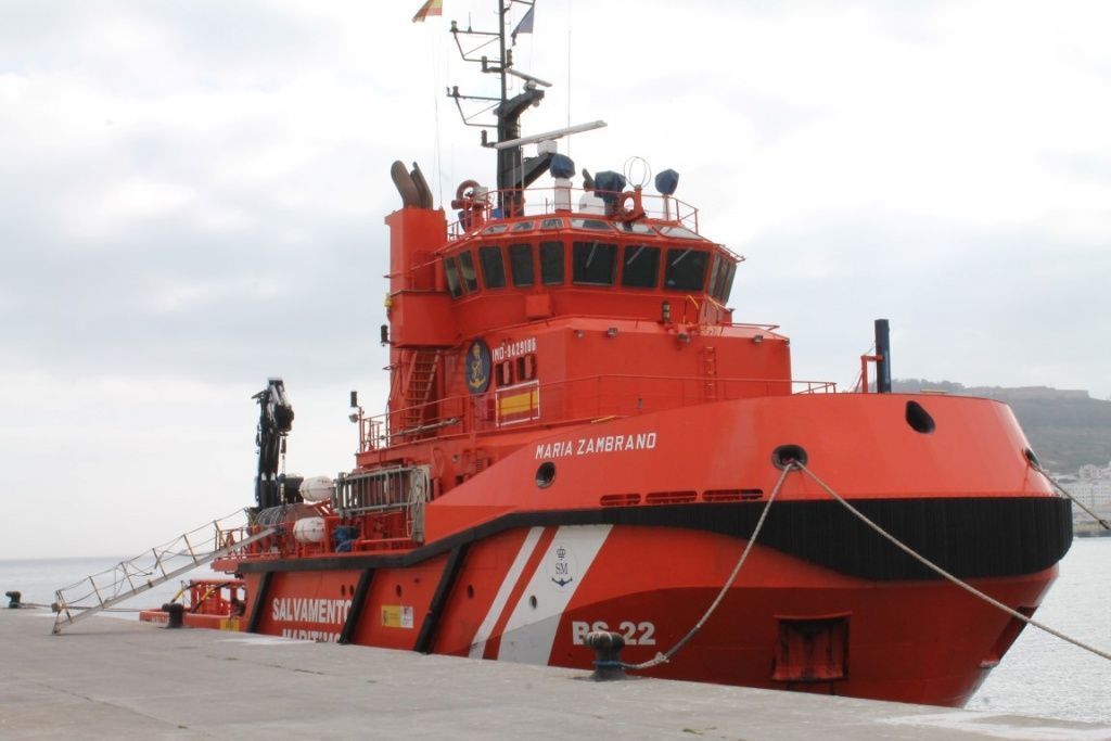 Buscan a un inmigrante que quiso entrar a nado en Ceuta con otro más, que sí llegó a la costa