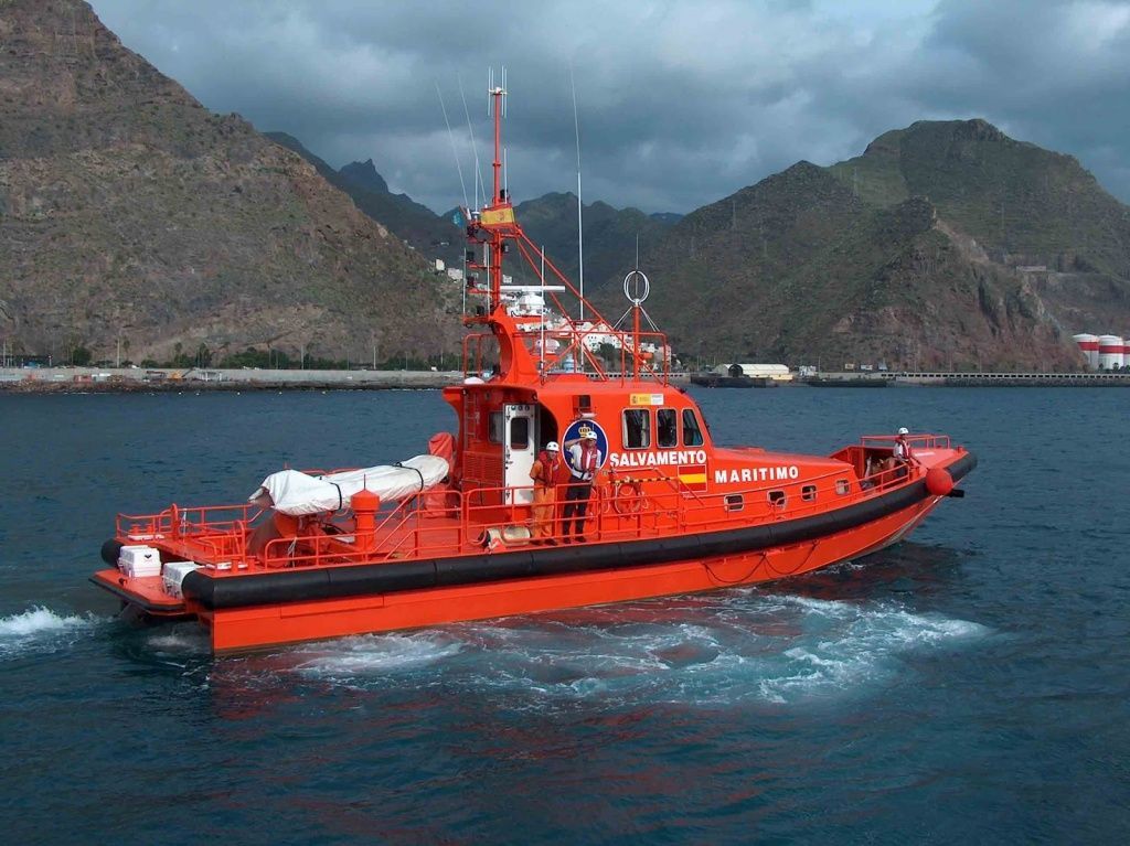 La búsqueda de los ceutíes desaparecidos en el Estrecho se extiende hasta Motril