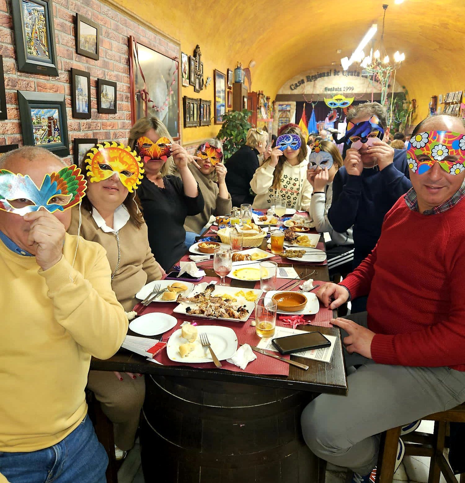 Éxito rotundo en la "II Mejilloná Carnavalera" organizada por la Casa de Ceuta en Melilla