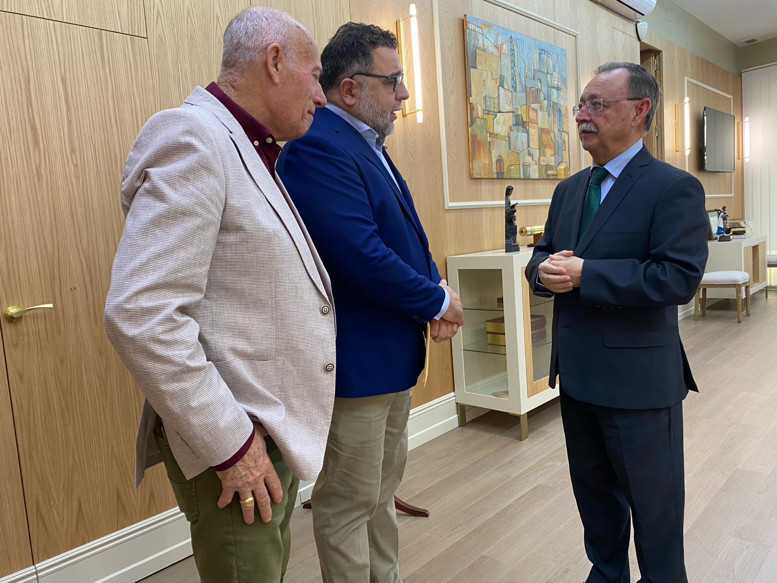 Vivas recibe al presidente y vicepresidente de la Casa de Ceuta en Melilla