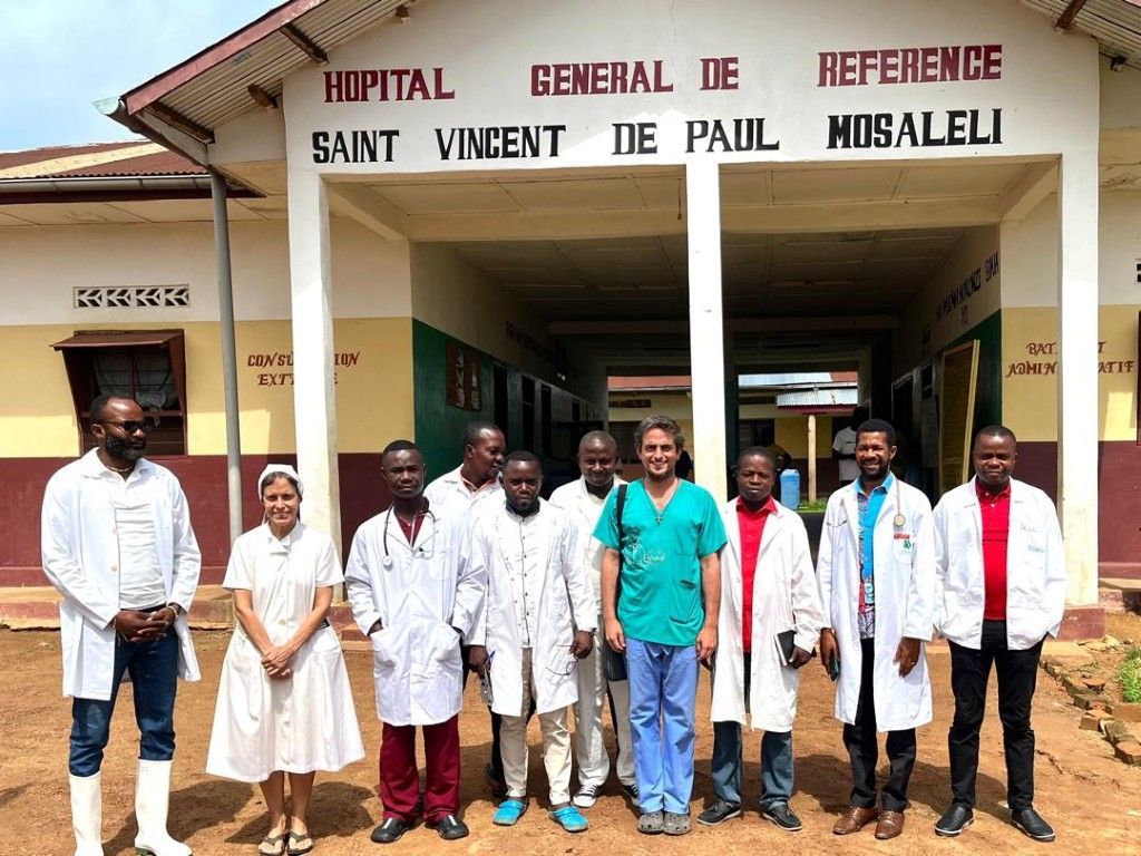 Lanzas lidera una misión del Colegio de Médicos en el Congo