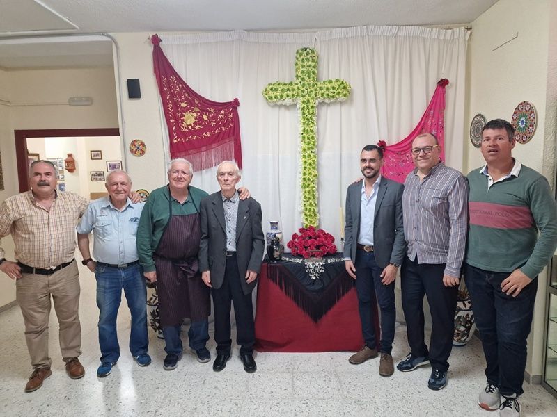 La Casa Regional de Ceuta en Algeciras celebra con éxito su tradicional Cruz de Mayo