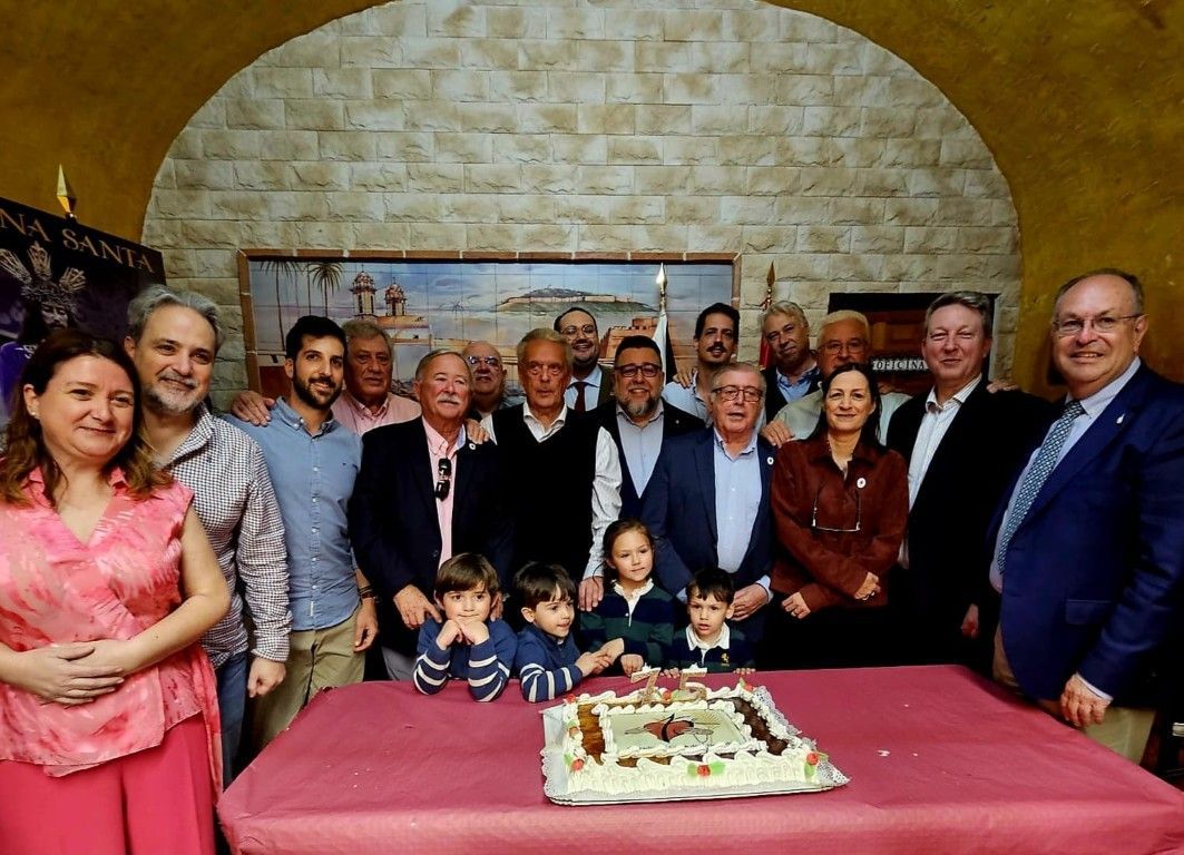 La Cofradía melillense de la Soledad y del Cristo de la Paz se reúne en la Casa de Ceuta en Melilla