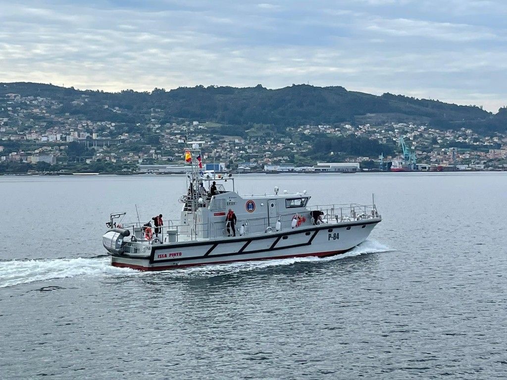 El patrullero Isla Pinto realiza tareas de vigilancia marítimas en aguas de Ceuta y Melilla