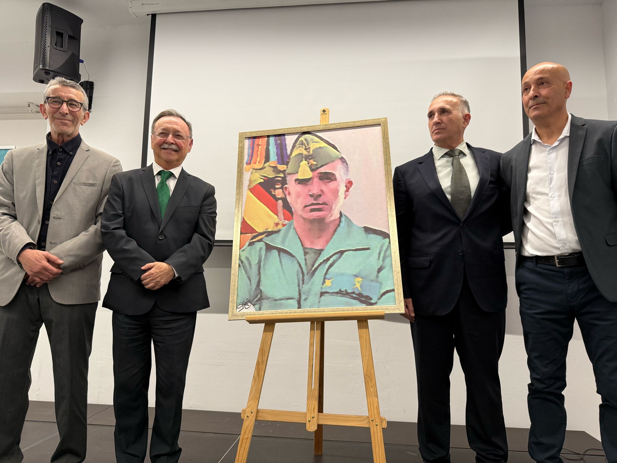 "Un líder cercano y accesible": elogios en la despedida del comandante general