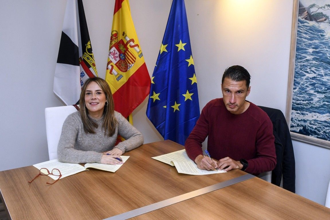 Cultura renueva los convenios de colaboración con la Banda de Música y la Casa de Ceuta en Algeciras