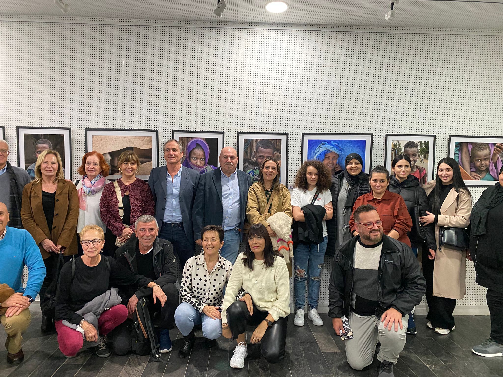 Foto familia en la Biblioteca