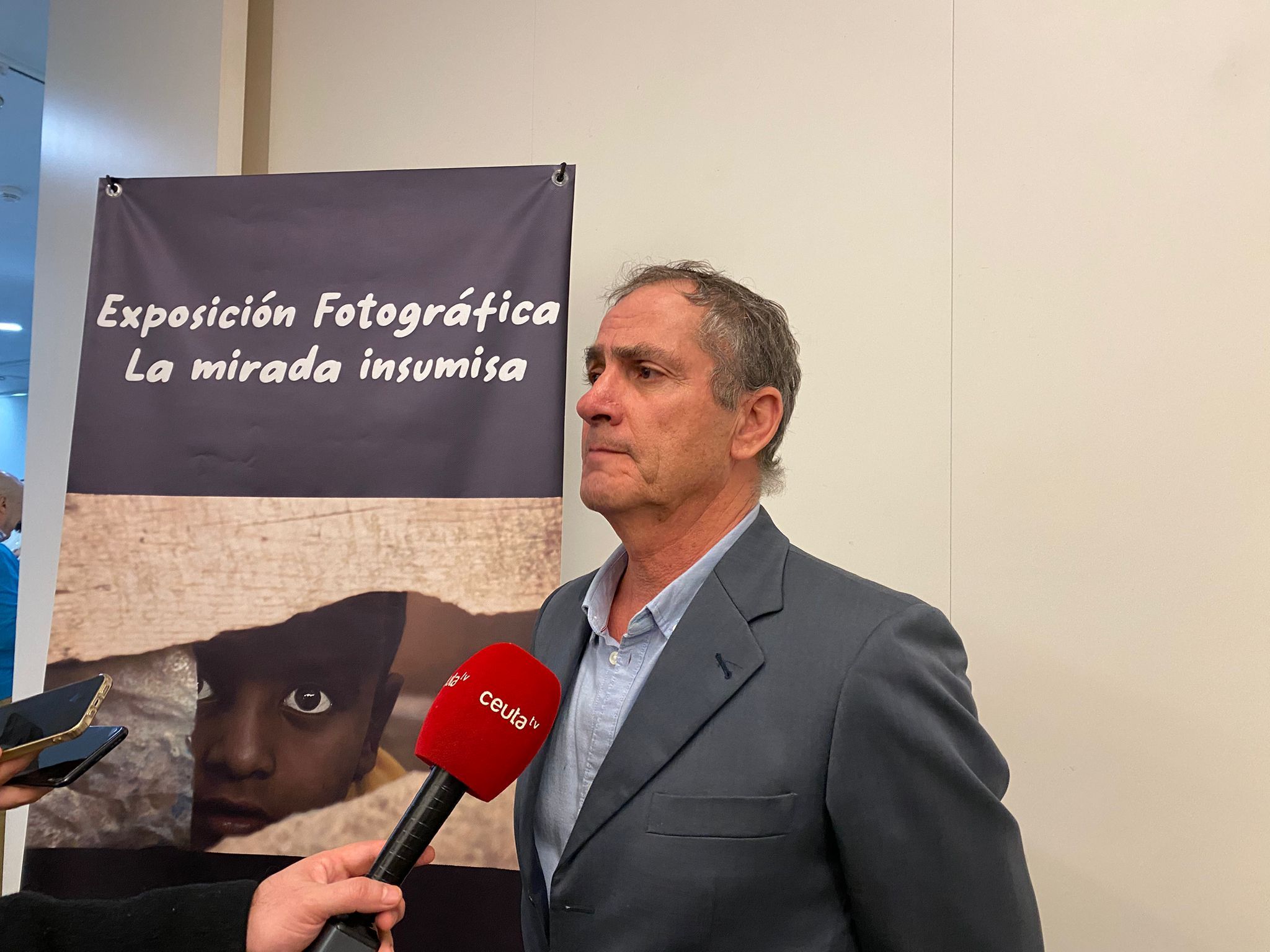 José Díez de los Ríos inaugura su exposición fotográfica en la Biblioteca Adolfo Suárez