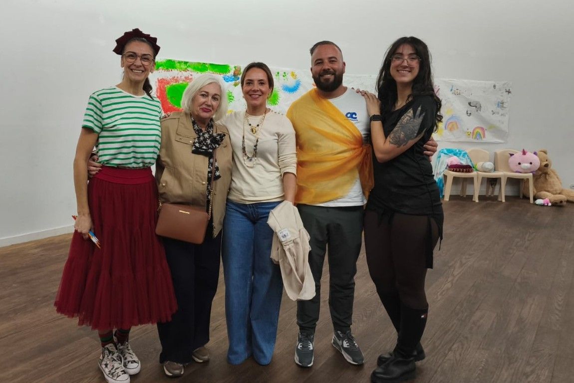 La consejera Orozco visita los talleres del Proyecto Arte