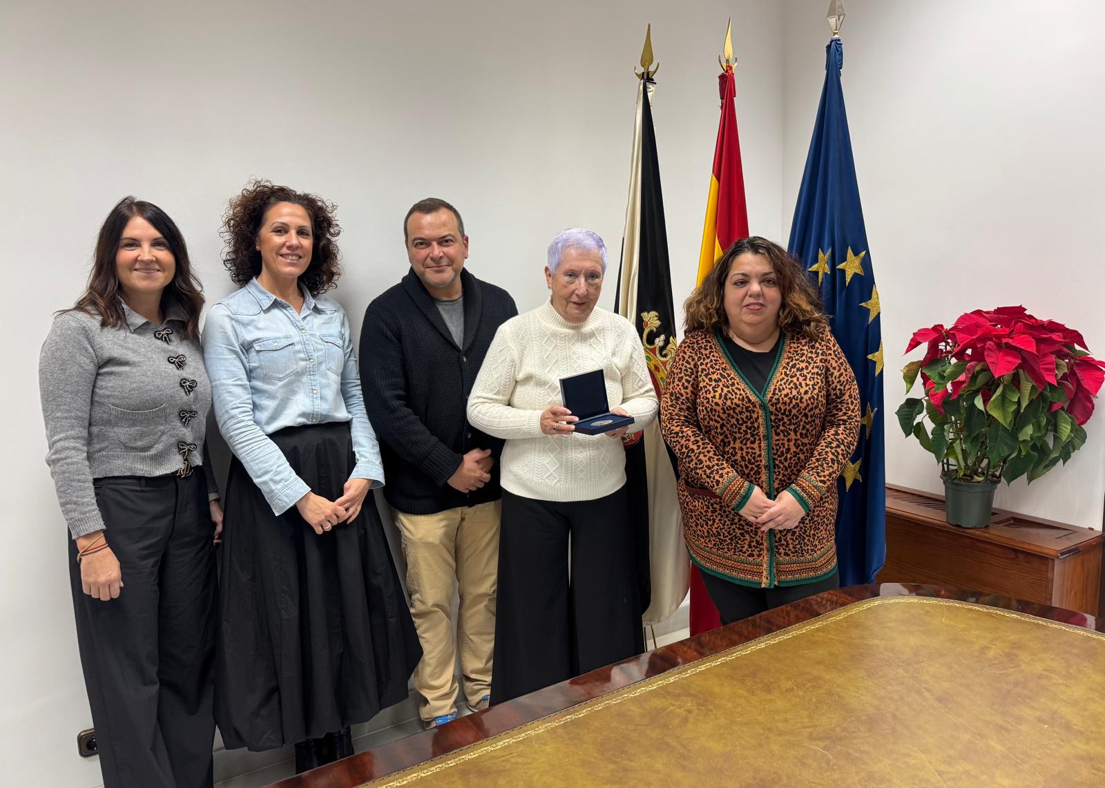 La delegada del Gobierno felicita a María Miaja tras recibir el Premio Estatal de Voluntariado 2025La delegada del Gobierno felicita a María Miaja tras recibir el Premio Estatal de Voluntariado 2025
