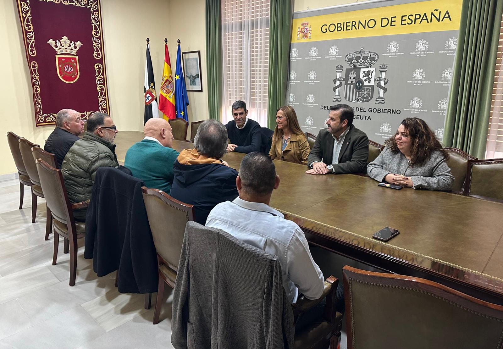 La Directora General de Protección Civil se reúne con miembros de REMER y voluntarios