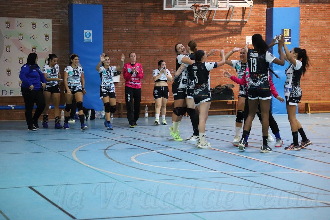 El Club BM Estudiantes comienza arrasando al Roquetas almeriense (36-23)