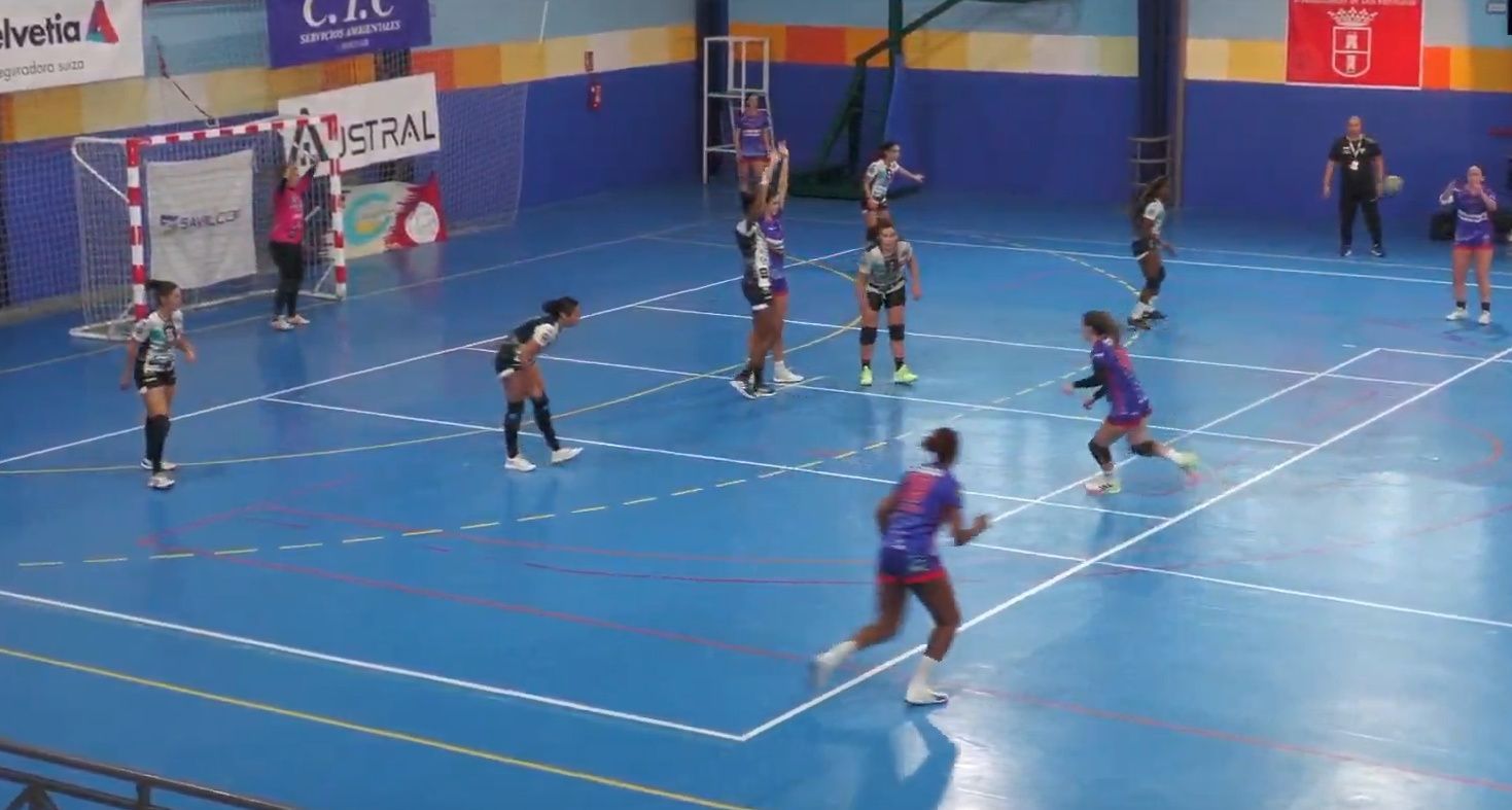 Suma y sigue del CB Estudiantes que derrota al Montequinto en su cancha (29-33)