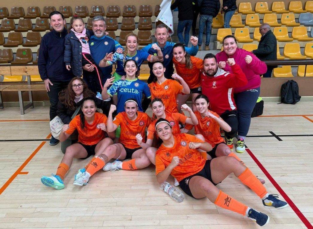 El CD Camoens ve de cerca la salvación tras una imprescindible victoria en Yecla ante el Hispania (4-6)