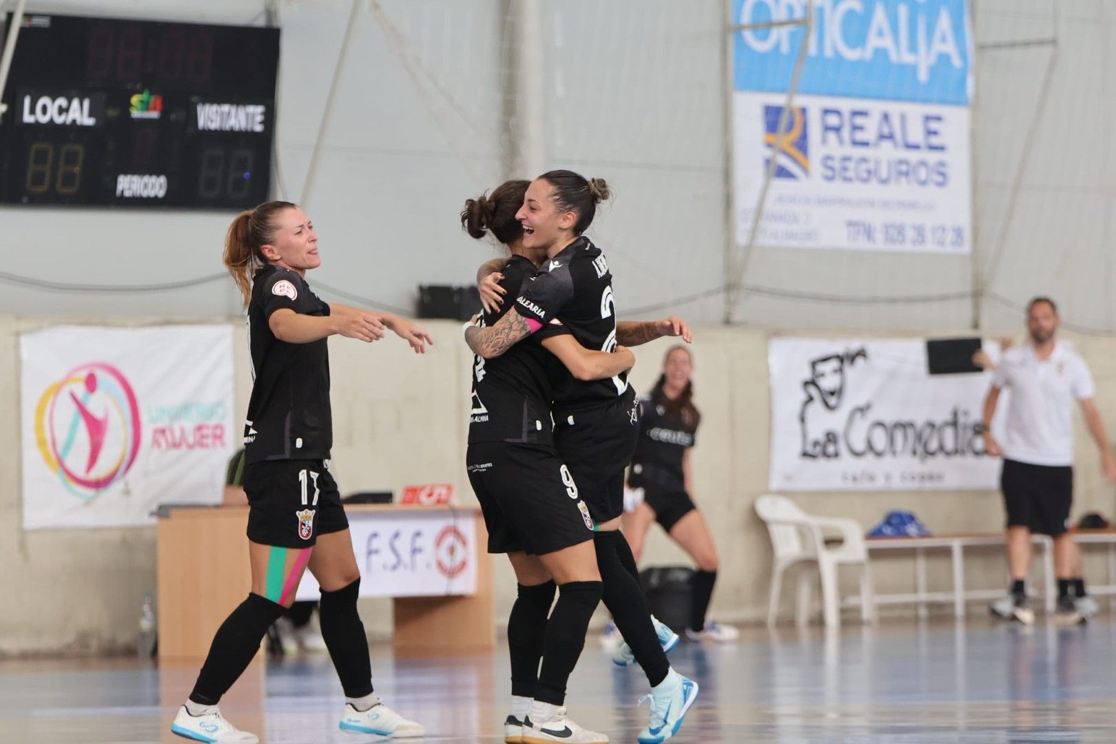 La AD Ceuta FC Femenino mantiene su bloque técnico con ‘Anto’ Fernández al frente