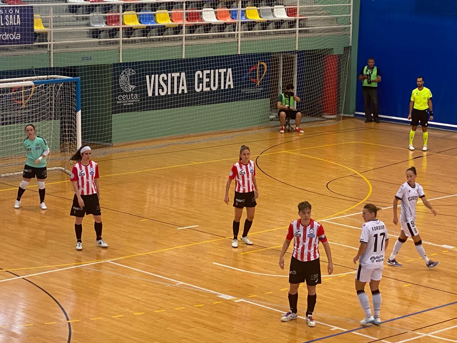 La AD Ceuta saca provecho de su mejor claridad en ataque para tumbar al Penya Esplugues (3-0)