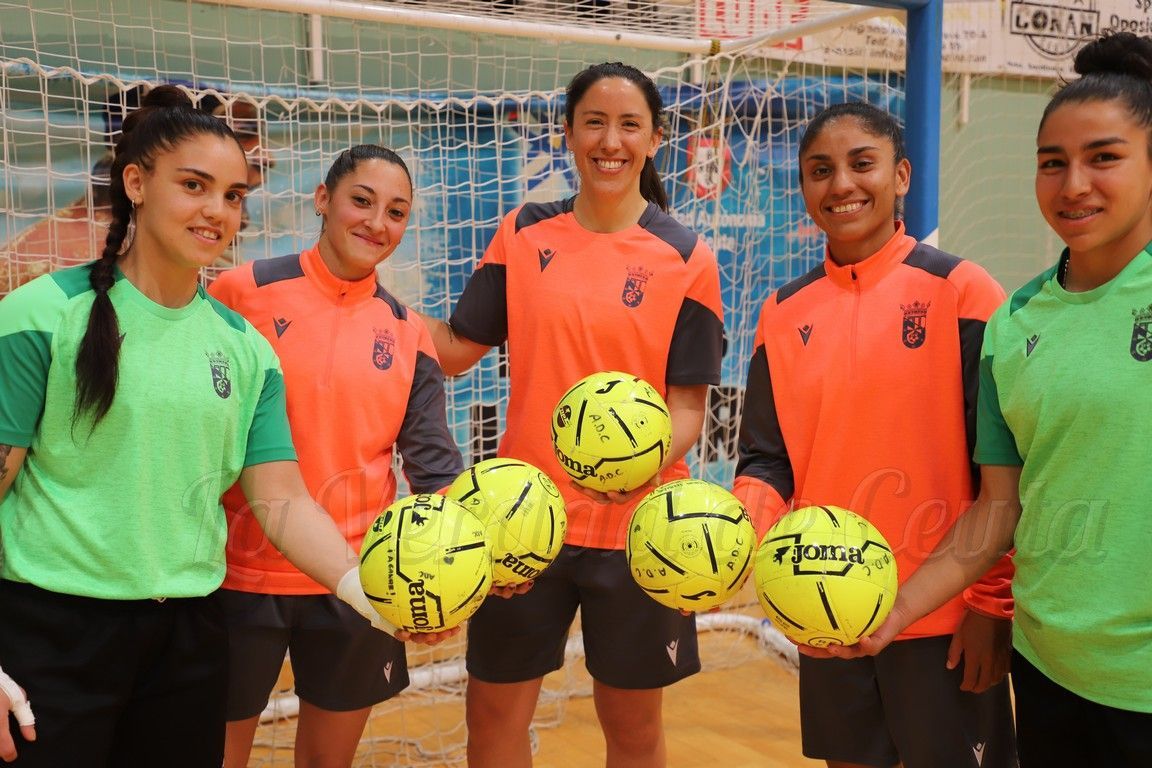 Cinco jugadoras de la AD Ceuta, en la Copa América de fútbol sala