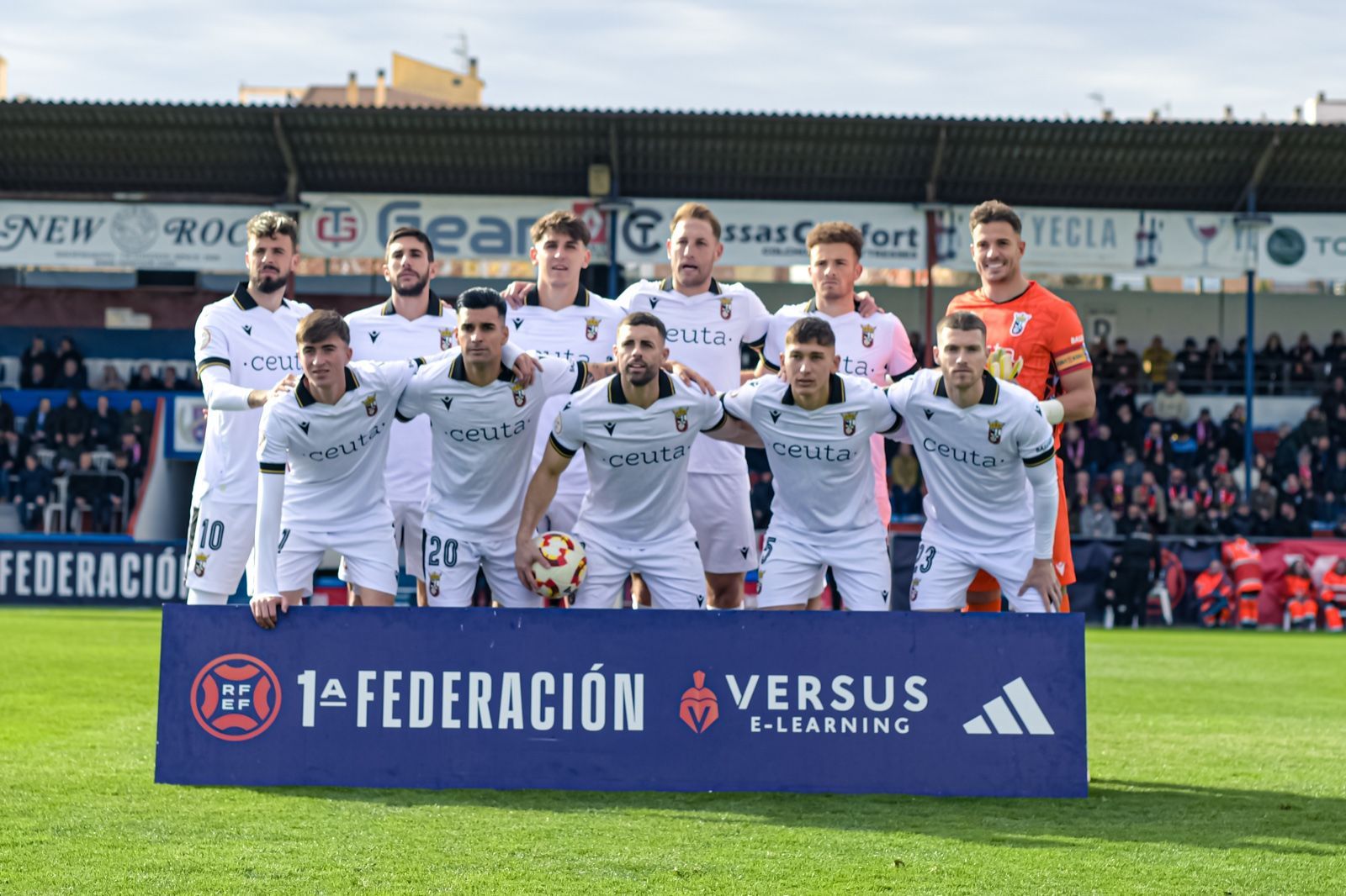 Empate sin goles entre Yeclano Deportivo y AD Ceuta en un partido sin fútbol (0-0)